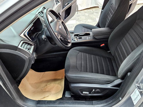 Used 2020 Ford Fusion SE image 14