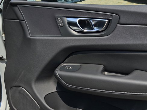 New 2025 Volvo XC60 B5 Core w/ Protection Package Premier image 36