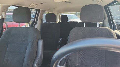 Used 2017 Dodge Grand Caravan SE w/ UConnect Hands-Free Group image 13