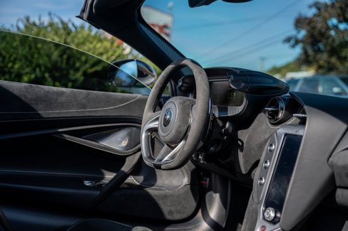 Used 2024 McLaren 750S Spider image 41