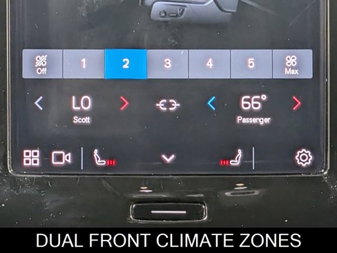 Used 2023 Volvo XC40 Recharge Core image 23