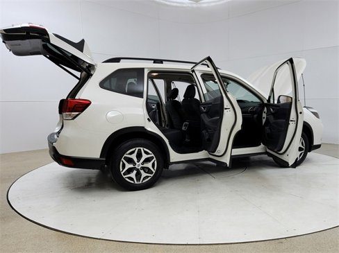 Used 2021 Subaru Forester Premium image 12