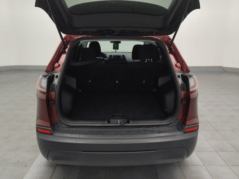 Used 2019 Jeep Cherokee Latitude w/ Cold Weather Group image 29