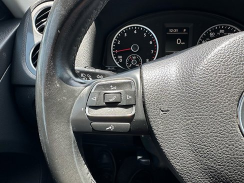 Used 2017 Volkswagen Tiguan S image 13