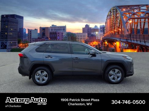 Used 2022 Toyota RAV4 XLE image 2
