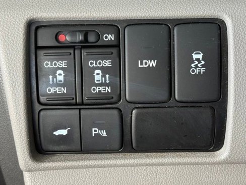 Used 2015 Honda Odyssey Touring image 11