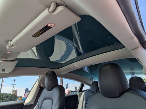 Used 2019 Tesla Model 3 Standard Range Plus image 8