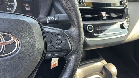 Used 2021 Toyota Corolla LE image 18