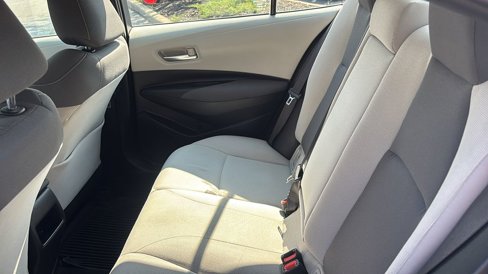 Used 2021 Toyota Corolla LE image 29