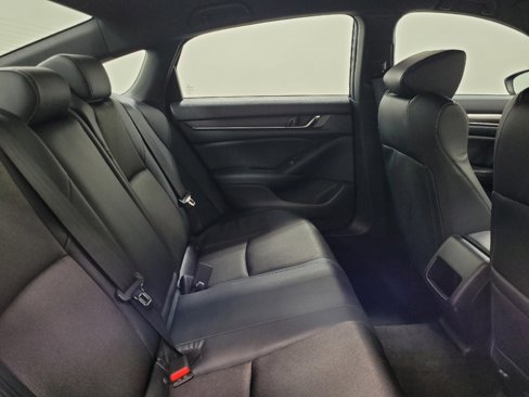 Used 2018 Honda Accord Sport image 19