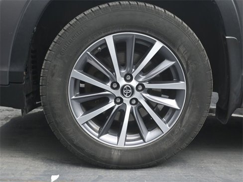 Used 2018 Toyota Highlander XLE image 23