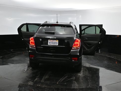 Used 2022 Chevrolet Trax LT w/ Midnight Edition image 38