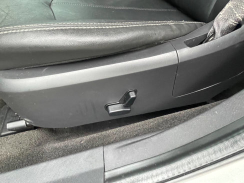 Used 2010 Dodge Avenger R/T image 11
