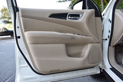 Used 2015 Nissan Pathfinder SV image 24