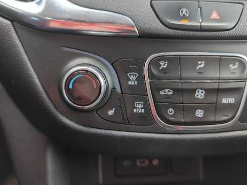 Used 2022 Chevrolet Equinox LT image 35