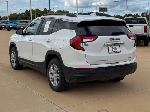 Used 2023 GMC Terrain SLE w/ Driver Convenience Package image 4