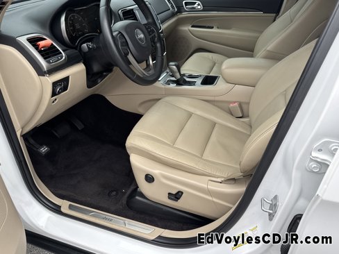 Used 2019 Jeep Grand Cherokee Limited image 16