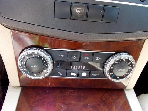 Used 2011 Mercedes-Benz C 300 Luxury image 19
