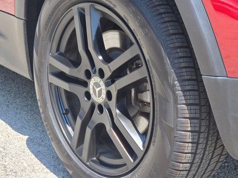 Used 2021 Mercedes-Benz GLB 250 w/ Premium Package image 11