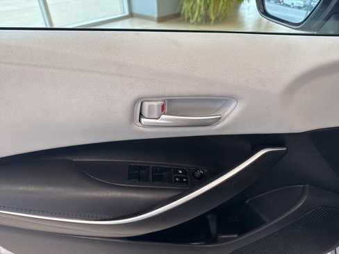 Used 2022 Toyota Corolla SE image 11