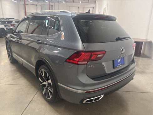 Used 2022 Volkswagen Tiguan SEL R-Line image 3