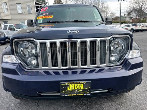 Used 2012 Jeep Liberty Limited Jet image 8