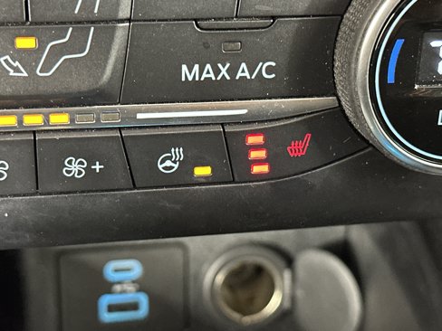 Used 2020 Ford Escape Titanium image 27