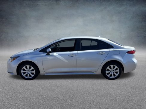 Used 2022 Toyota Corolla LE image 7