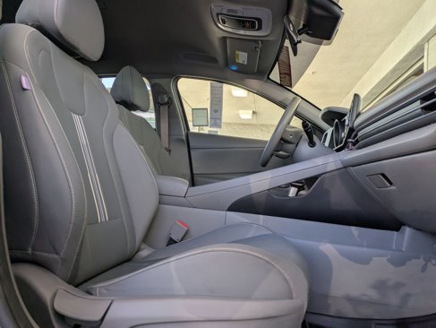 Used 2021 Hyundai Elantra SEL image 11