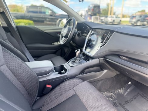 Used 2025 Subaru Outback Premium image 11