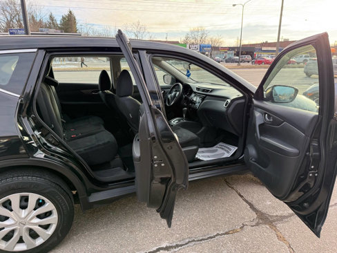 Used 2016 Nissan Rogue S image 32
