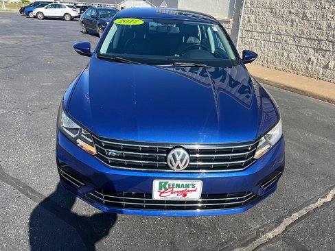 Used 2017 Volkswagen Passat 1.8T R-Line image 3