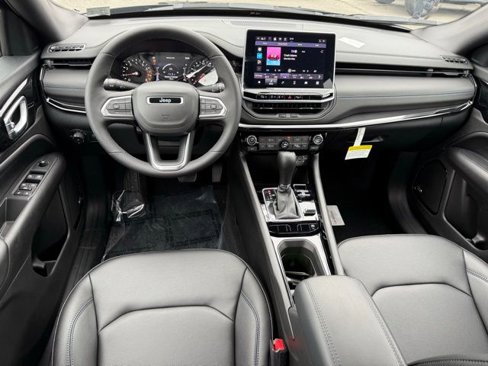 New 2025 Jeep Compass Limited image 3