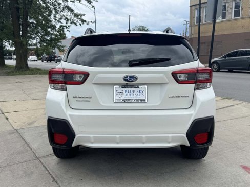 Used 2022 Subaru Crosstrek 2.0i image 6