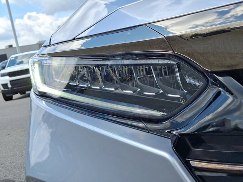 Used 2021 Honda Accord Sport image 9