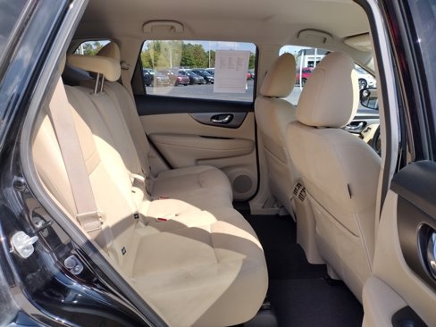 Used 2016 Nissan Rogue S w/ Appearance Package image 8