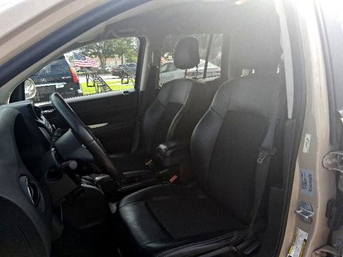 Used 2016 Jeep Compass Latitude image 20