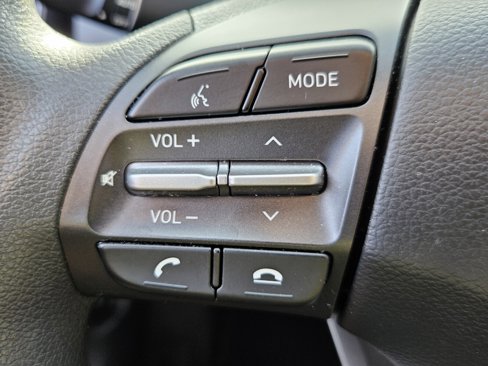 Used 2021 Hyundai Kona SE image 27