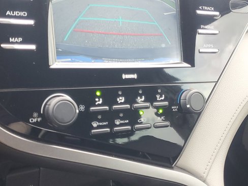 Used 2020 Toyota Camry L image 19