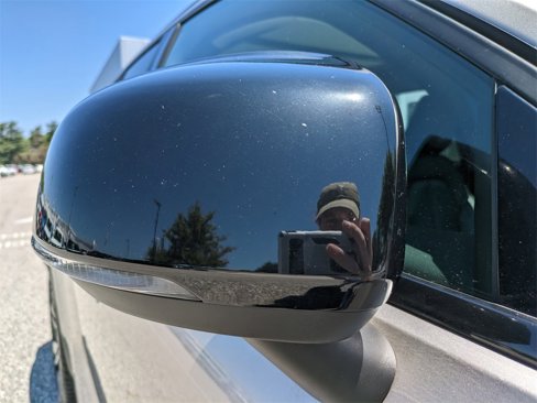 Certified 2023 Volvo XC40 B5 Plus image 12