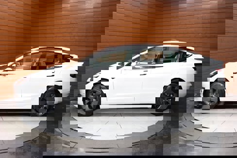 Used 2023 Tesla Model 3 Standard Range image 9