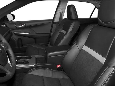 Used 2014 Toyota Camry L image 8