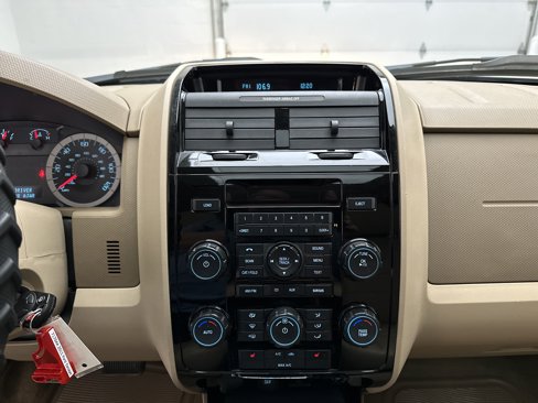 Used 2011 Ford Escape Limited w/ 302A Rapid Spec Order Code image 30