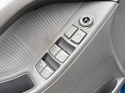 Used 2013 Hyundai Elantra GLS w/ Preferred Pkg image 25