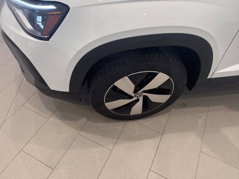 New 2025 Volkswagen Taos S image 9
