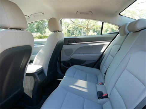 Used 2017 Hyundai Elantra SE image 9