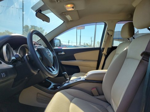 Used 2017 Dodge Journey SXT w/ Comfort/Convenience Group image 15