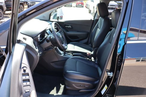 Used 2020 Chevrolet Trax LT w/ LT Convenience Package image 7