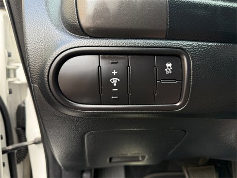 Used 2017 Kia Forte LX image 19