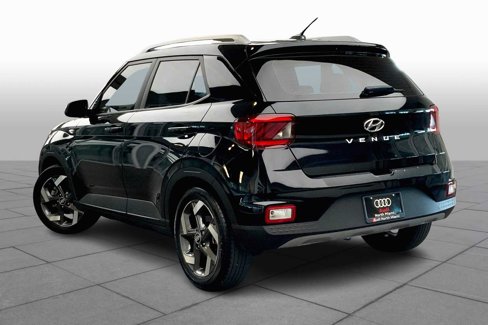 Used 2023 Hyundai Venue SEL image 10